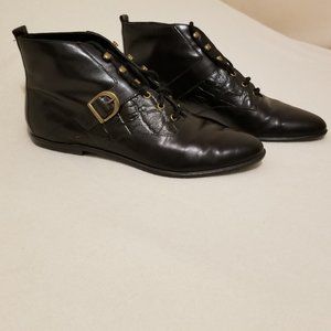 Connie Women’s Foxy Black Leather Booties   8 ½ AA